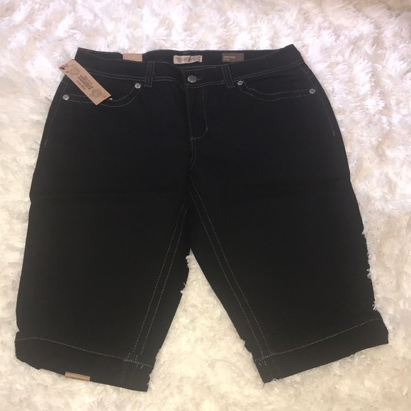 Plus Size Nine West Shorts - Picture 1 of 3